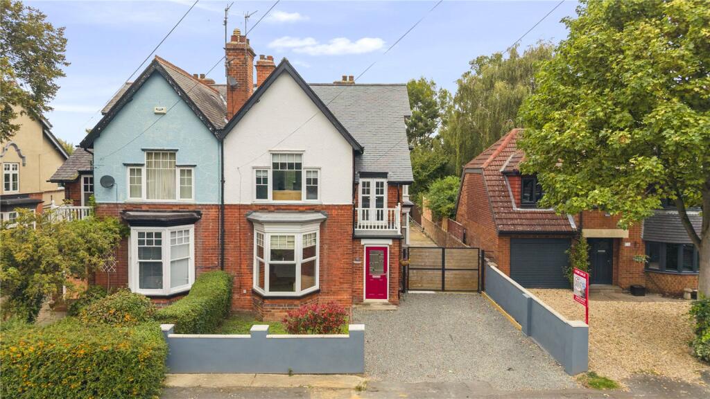 Main image of property: Oak Road, Healing, North East Lincs, DN41