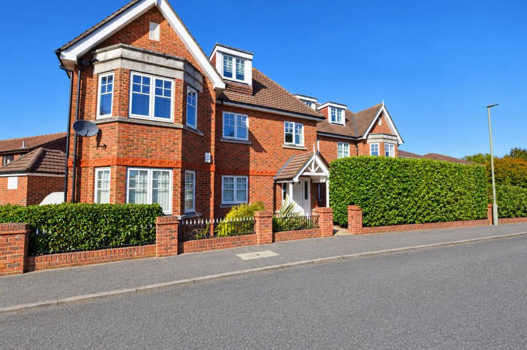 Main image of property: High Road, Byfleet, West Byfleet, Surrey, KT14