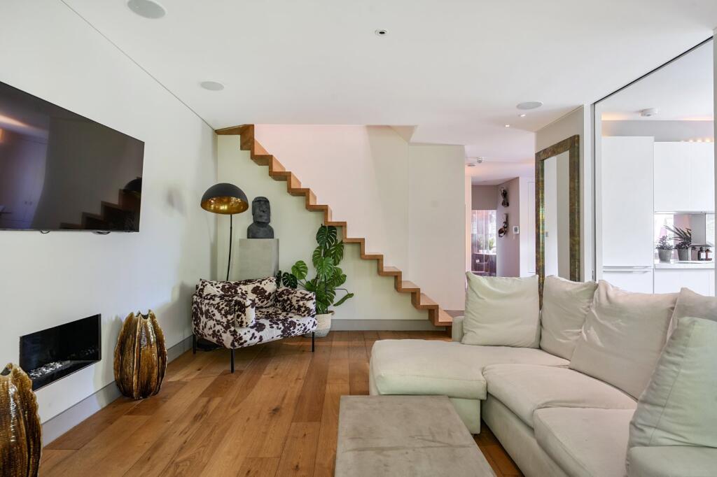 Main image of property: Elm Park Gardens, 
Chelsea, SW10