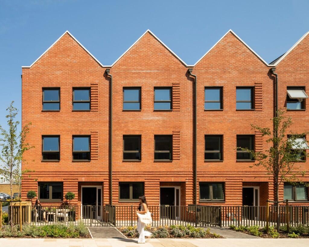 Main image of property: Wandsworth Common, 
9 Bicknell Way,
SW17 0LP