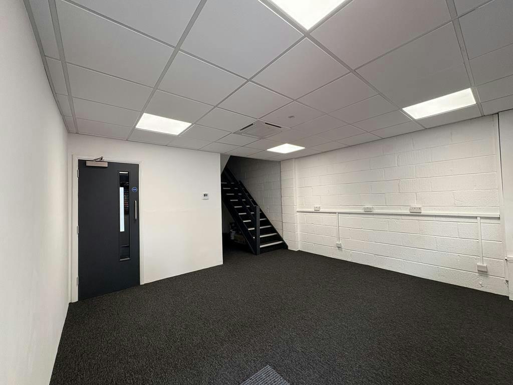 Unit 3 Acton Vale  9 Copy.jpg