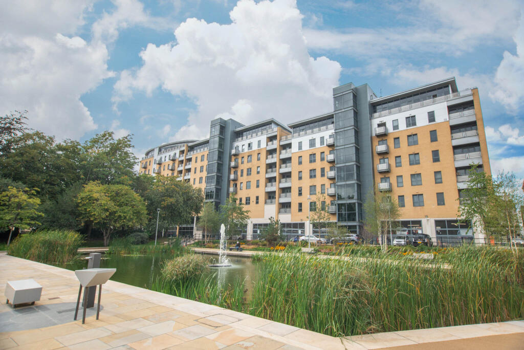 Main image of property: Apartment 74 Queens Court, Queens Dock Avenue, Kingston Upon Hull, City Of Kingston Upon Hull