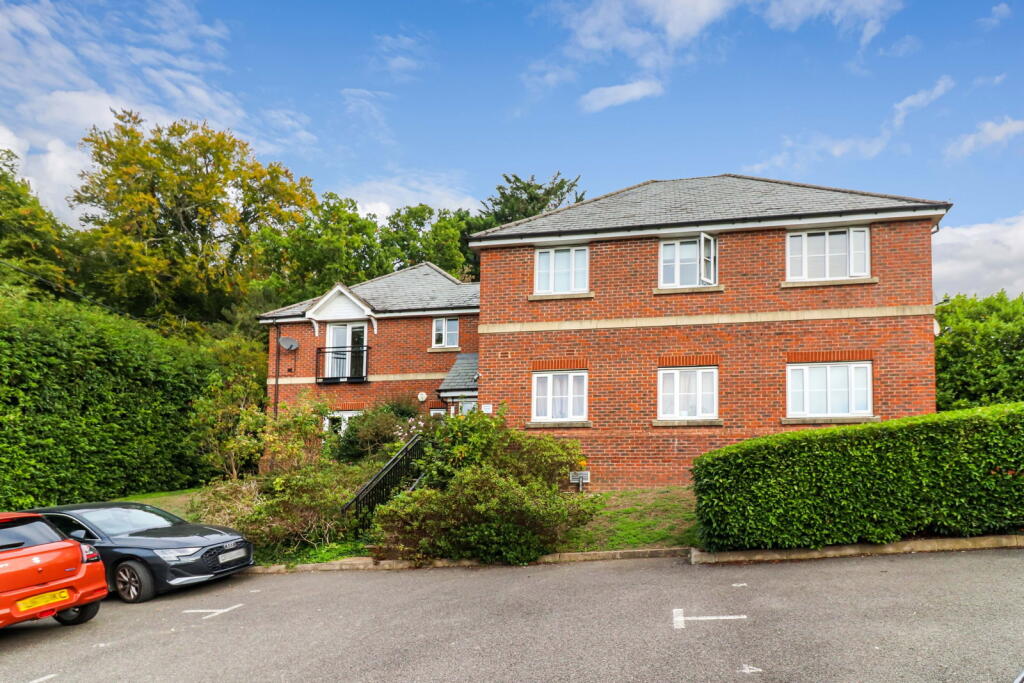 Main image of property: Farriers Way, Chesham, Buckinghamshire, HP5 2FE