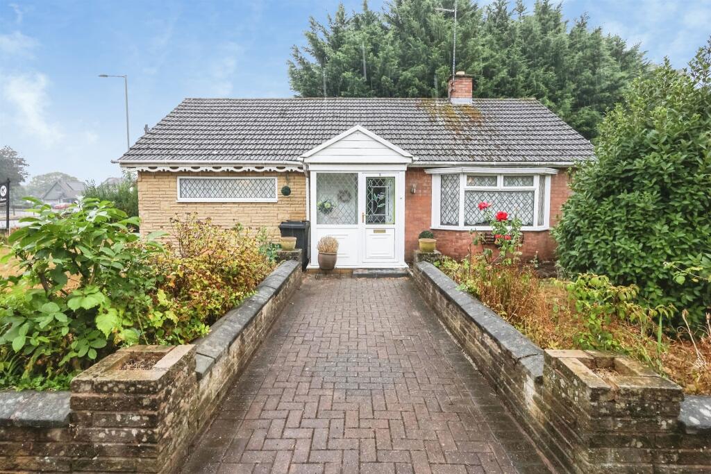 Main image of property: The Glade, Birmingham