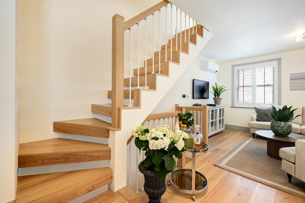Main image of property: Rutland Gate,
Knightsbridge, SW7