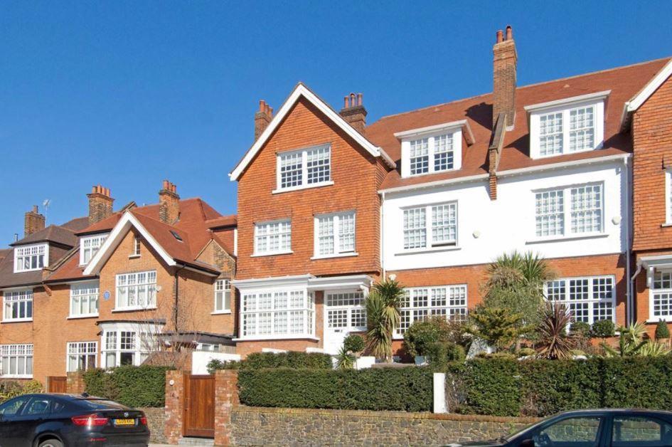 Main image of property: Bracknell Gardens, Hampstead, London, NW3