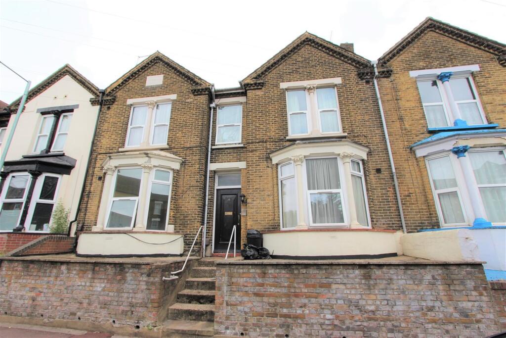 Main image of property: 4 Kingswood Road, Gillingham