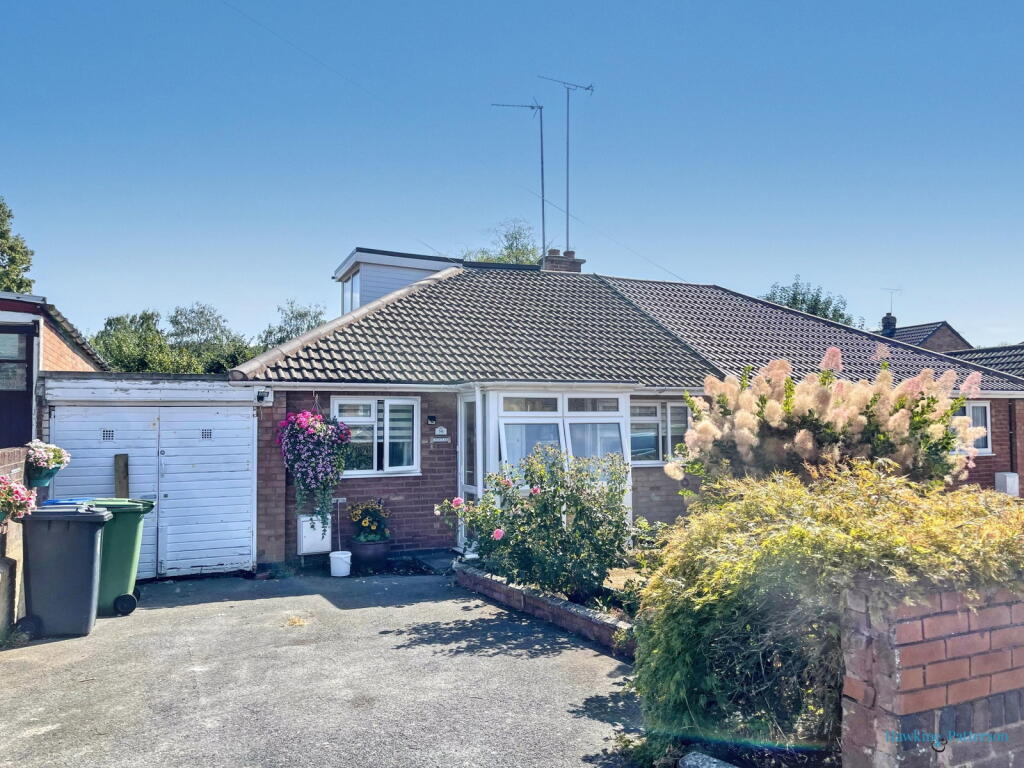 Main image of property: Meadow Road, Henley-in-Arden, Warwickshire, B95 5LA