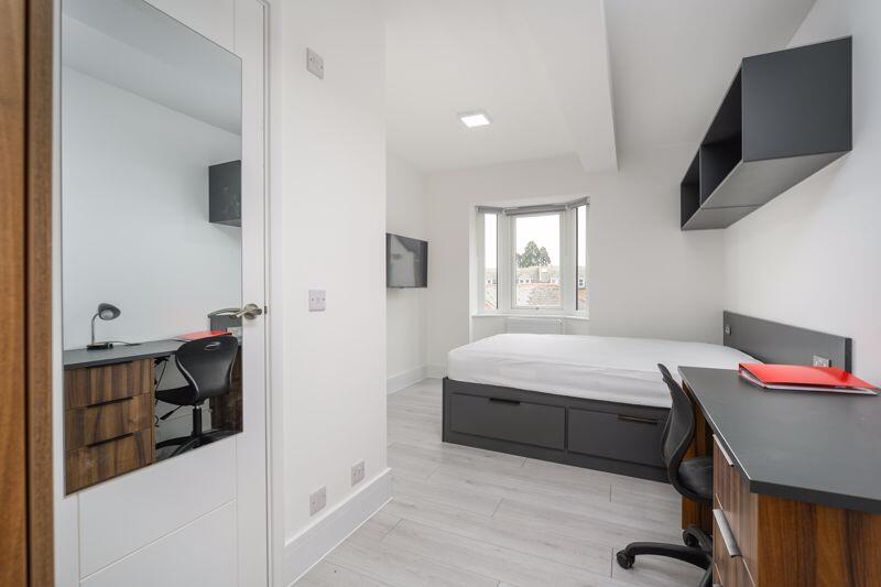 Main image of property: High Street, Walton-On-Thames