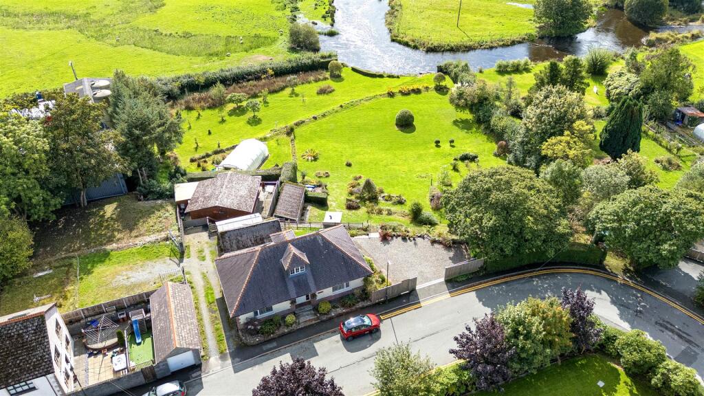 Main image of property: New Street, Lampeter