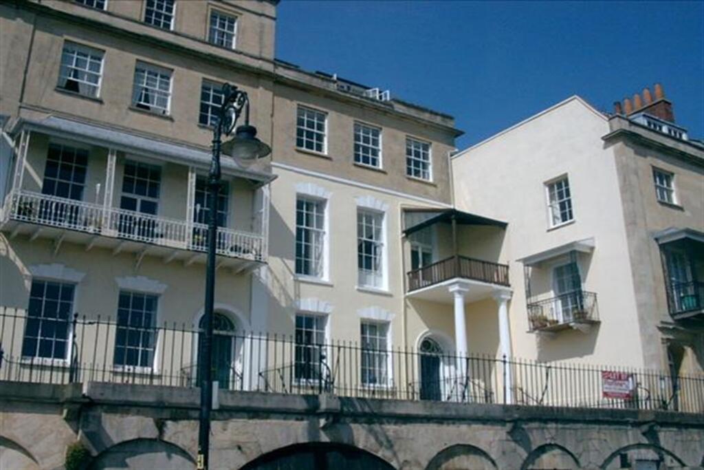 Main image of property: 1 bedroom Terraced Flat in Clifton