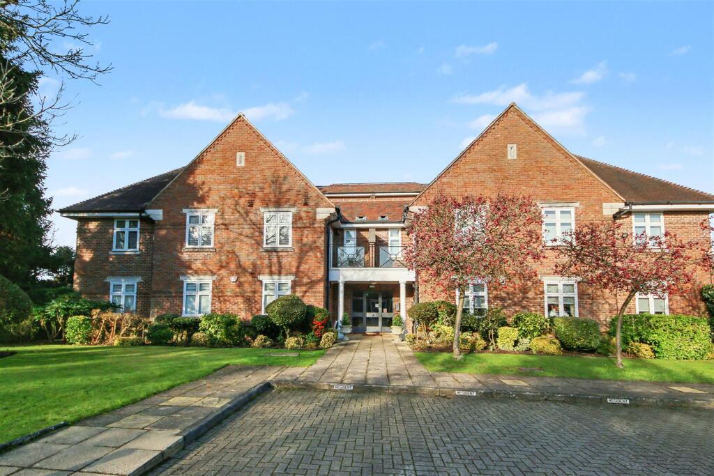 Main image of property: Gills Hill, Radlett