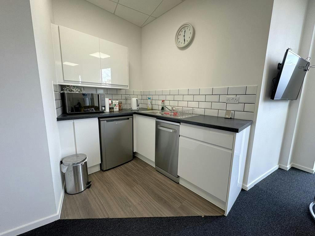Kew Bridge Unit 2 Brentford 7.jpg