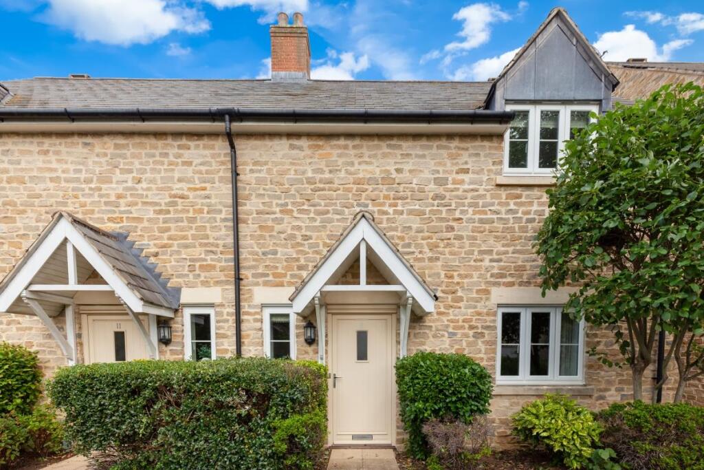 Main image of property: Pixey Close, Yarnton, Kidlington