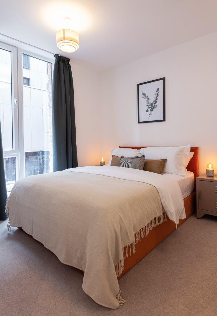 Main image of property: Two Bed Apartment £1500 GIFT VOUCHER INCENTIVE **T&CsThe Almere, Avebury Boulevard, Central Milton Keynes, Milton Keynes