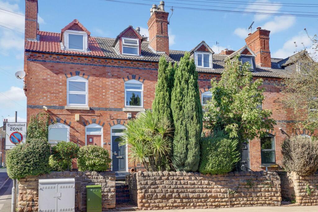 Main image of property: Watnall Road, Hucknall, NG15