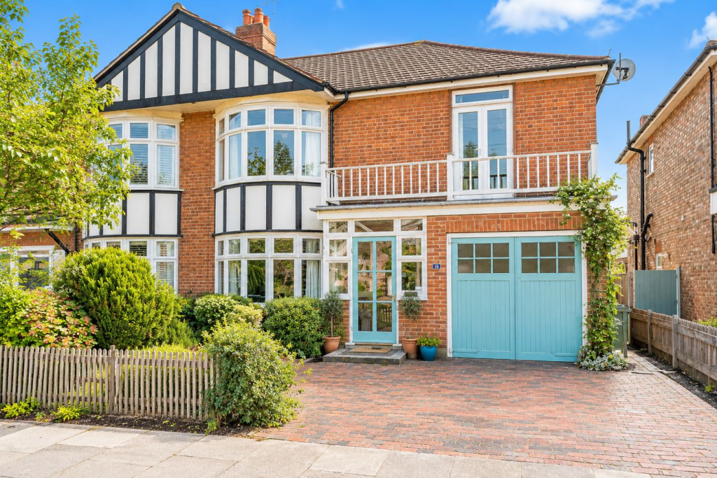 Main image of property: Park Avenue, Staines-upon-Thames, TW18