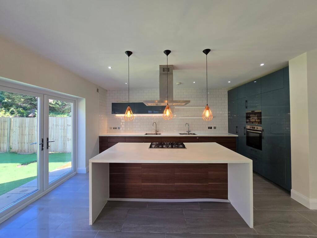 Main image of property: CHEYNE WALK, LONDON, NW4 3QH