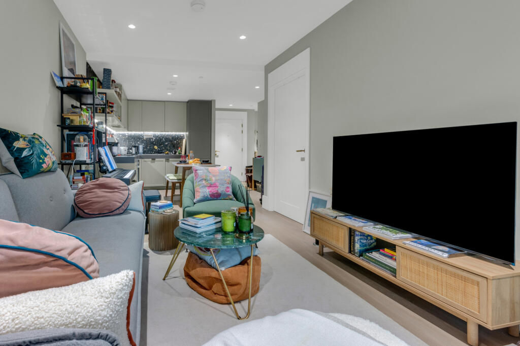 Main image of property: Upper Riverside, 8 Cutter Lane, London, SE10