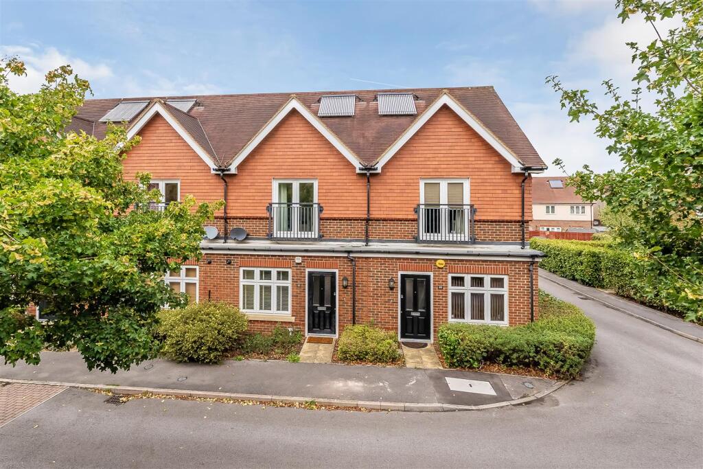 Main image of property: ELLISTON WAY, ASHTEAD, KT21