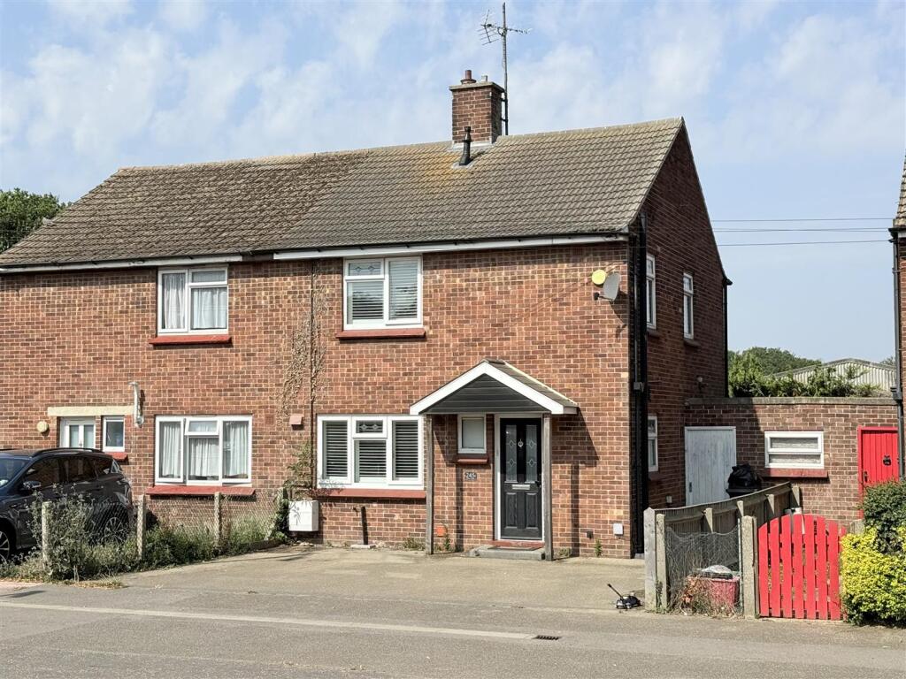 Main image of property: Cloes Lane, Clacton-On-Sea