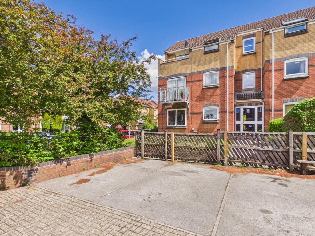 Main image of property: Tonnelier Road, Nottingham, Nottingham, Nottinghamshire, NG7