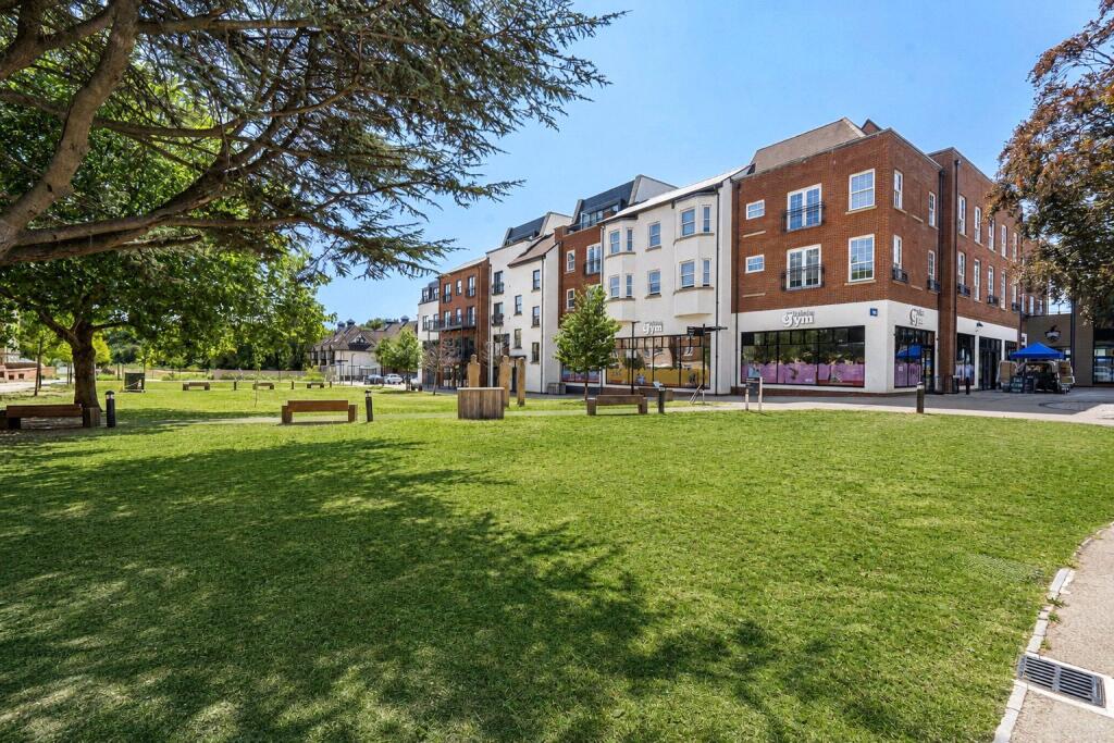 Main image of property: Threadneedle Road, Farnham, Surrey, GU9