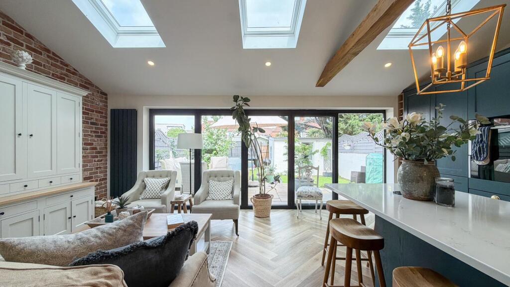Main image of property: Bower Walk, Bedminster, BS3 5AN