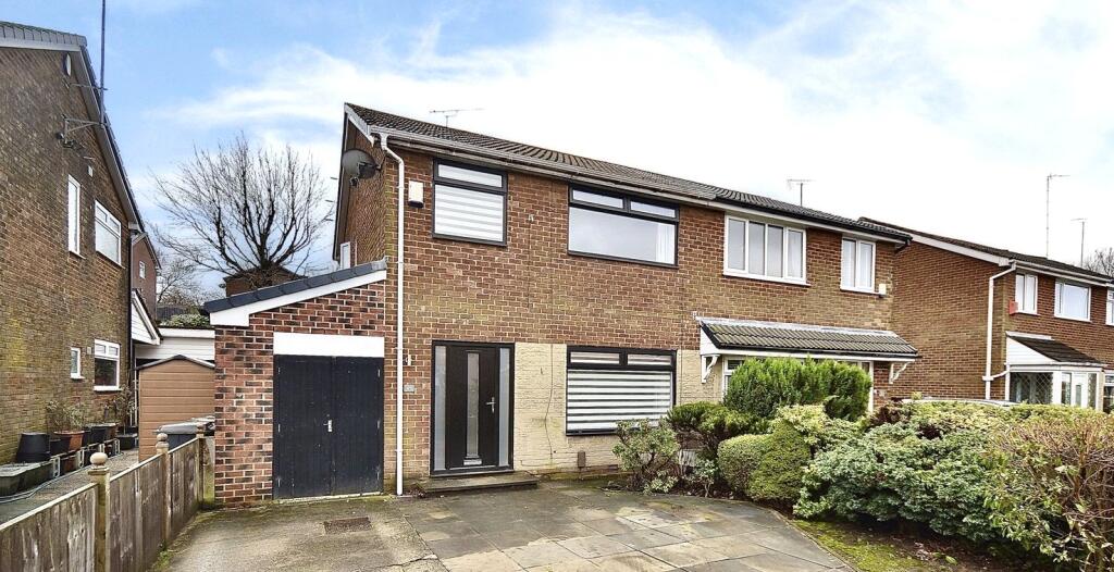 Main image of property: Oozewood Road, Royton, Oldham, Greater Manchester, OL2