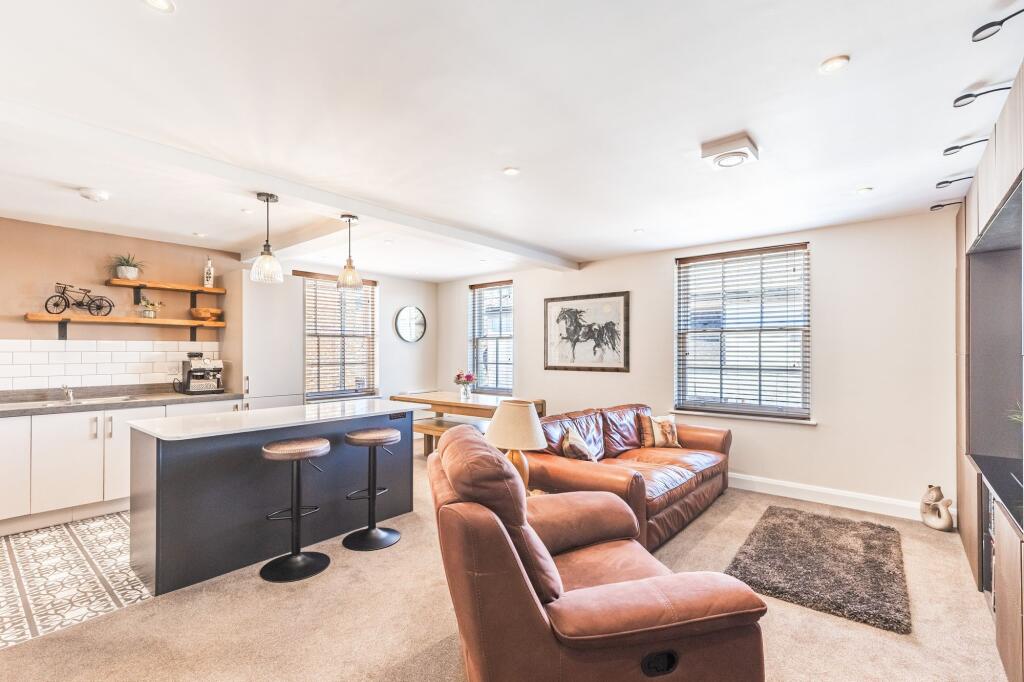 Main image of property: Second Floor Apartment in Norwich Close to the River