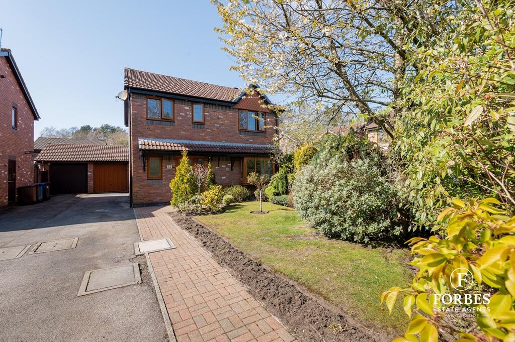Main image of property: Cam Wood Fold, Clayton-le-Woods, Nr Chorley, PR6