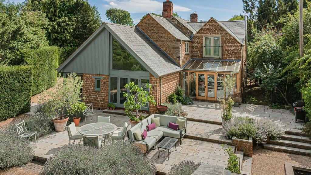 Main image of property: Hempton, Banbury, OX15