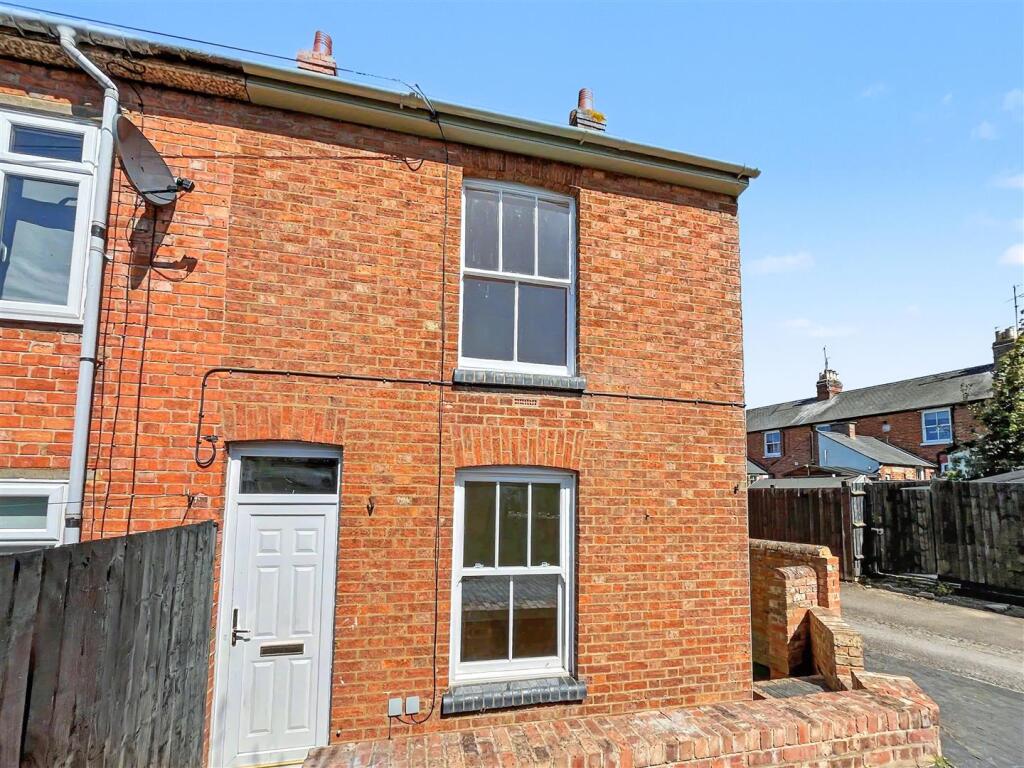 Main image of property: Jubilee Terrace, Stony Stratford, Milton Keynes, MK11