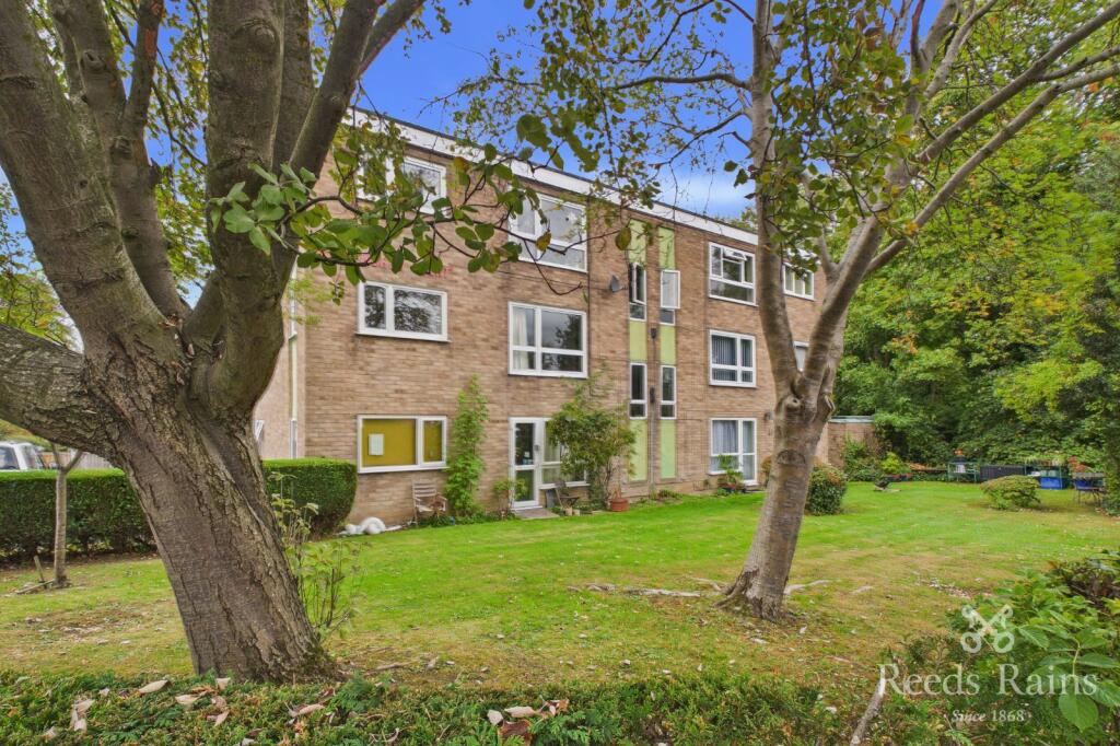 Main image of property: Chatsworth Road, Chesterfield, Derbyshire, S40