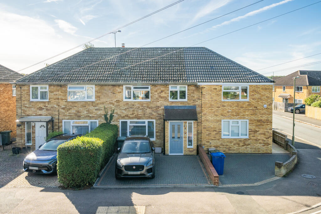 Main image of property: Broadway, Kidlington, Oxfordshire