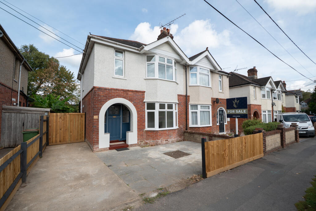 Main image of property: Edward Avenue, Bishopstoke, SO50 6DH