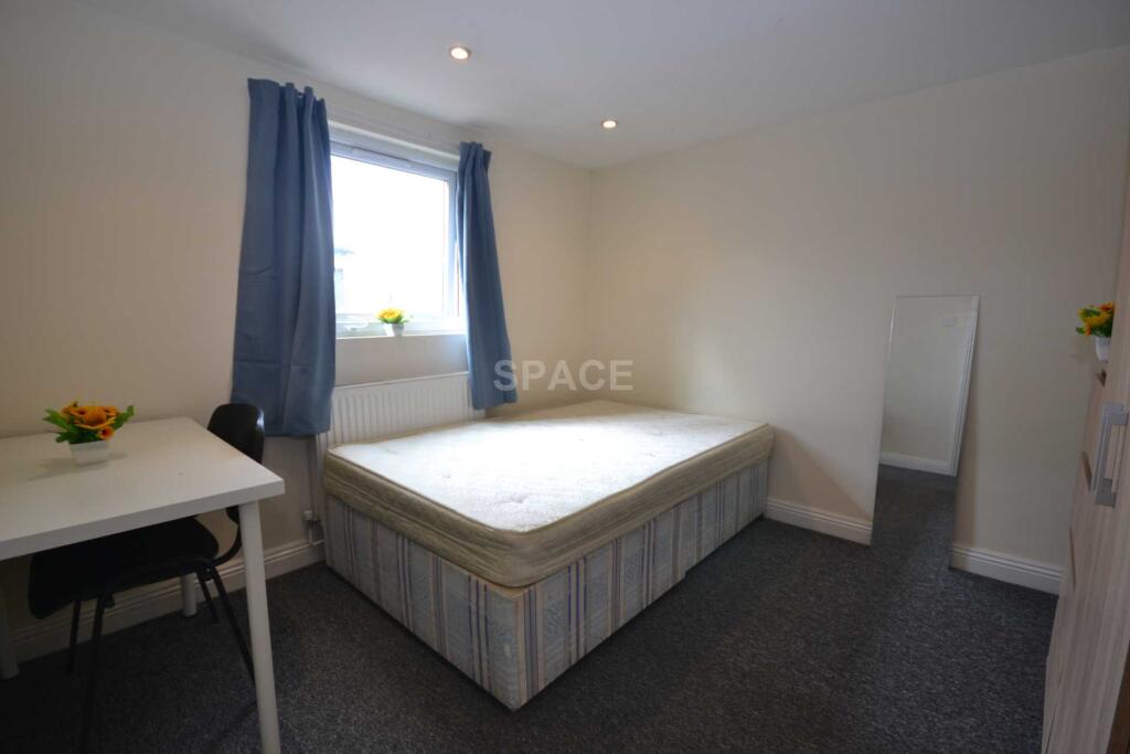 Main image of property: Basingstoke Road, Reading, Berkshire, RG2 0ET.
