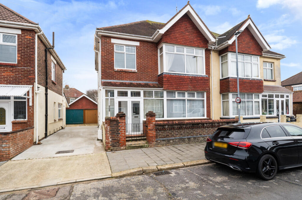 Main image of property: TFF 4 Portswood Road, Hilsea, Portsmouth, Hampshire, PO2