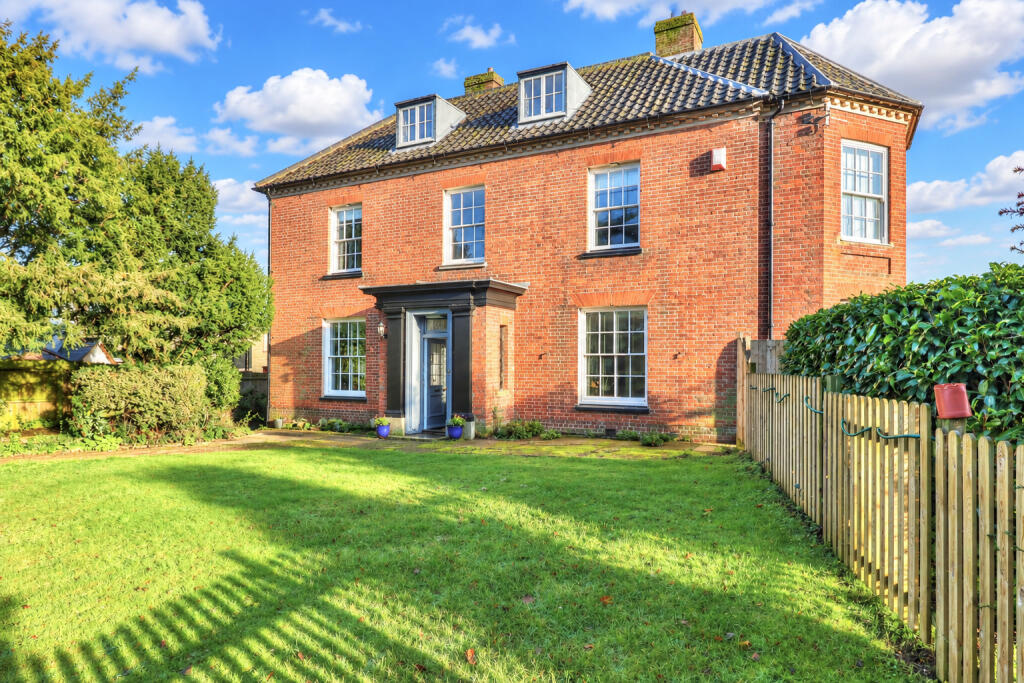 Main image of property: Flat 3, London Road, Beccles, Suffolk, NR34