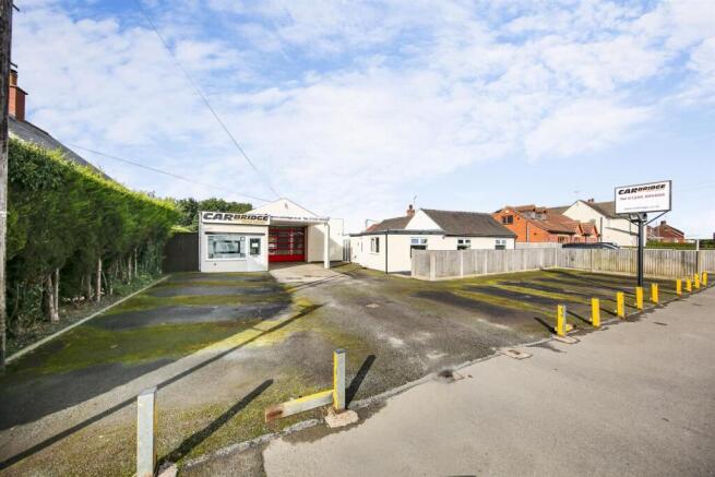 Forecourt3.jpg