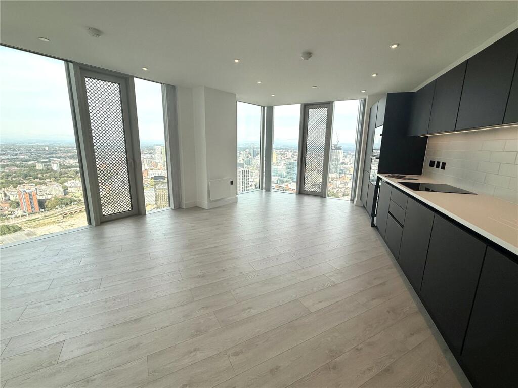 Main image of property: Trinity Way, Vista River Tower, Manchester, M3