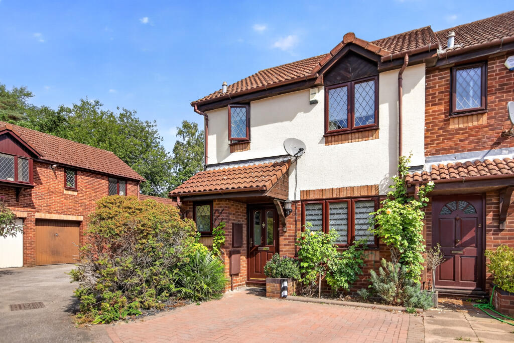 Main image of property: Fawler Mead, The Warren, Bracknell, RG12