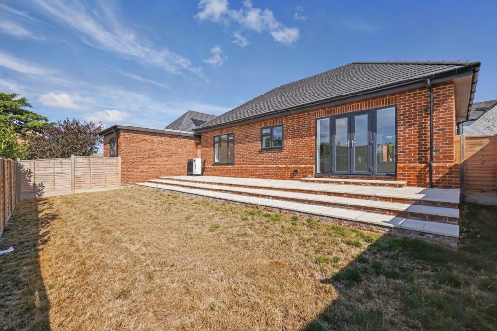 Main image of property: 6 Willow Close, Chequers Road, Minster on Sea, Sheerness, Kent, ME12 3XW