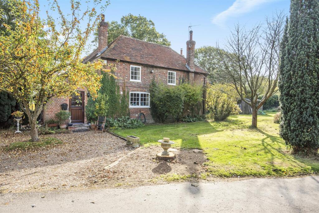 Main image of property: Flackley Ash Farm Cottage, Mackerel Hill, Peasmarsh TN31 6TB
