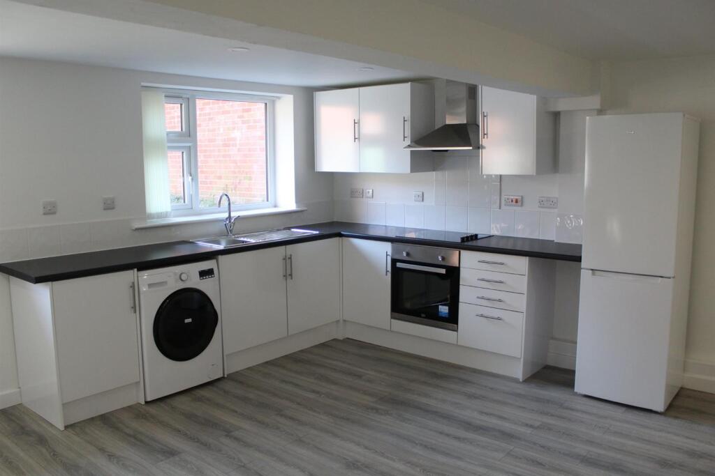 Main image of property: Cox's Lane, Southampton,SO19 9RF
