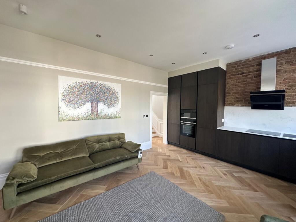 Main image of property: Frithville Gardens, London, W12