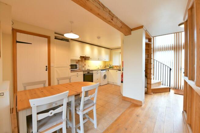 Kitchen/ dining room
