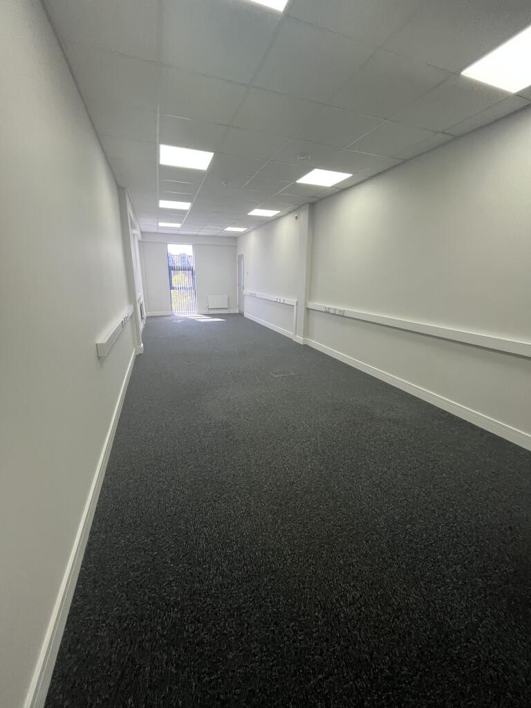 400 sqft office