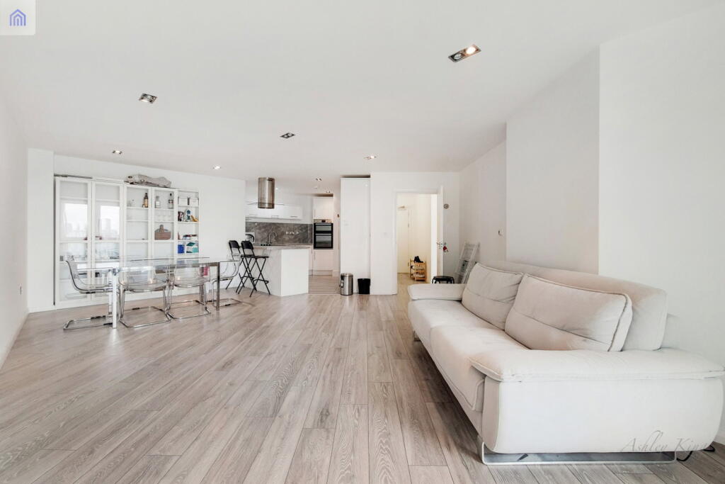 Main image of property: Limeharbour, London, E14 9LU