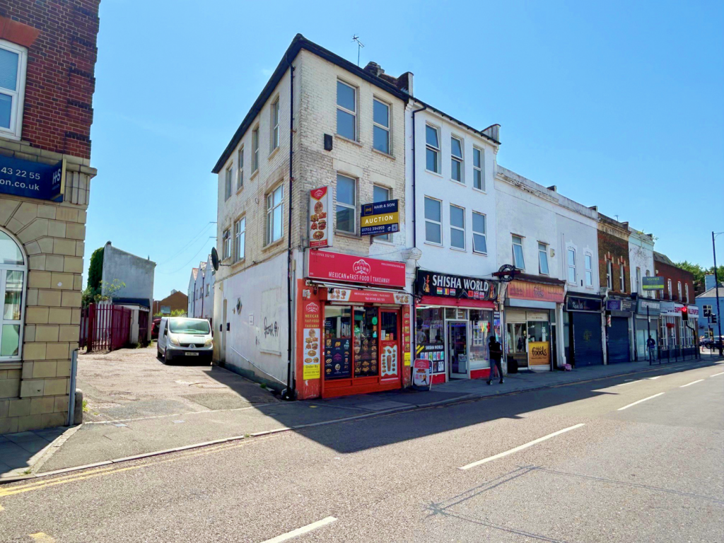Main image of property: 206 London Road, Southend on Sea SS1 1PJ